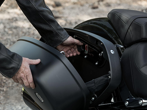 kf4-detachable-saddlebags-hdi_500px
