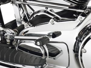 CYLINDER BASE COVER - SMOOTH - 32077-07<br />Fits '06-later Dyna® (except FXDLS) and '07-'16 Touring and<br />Trike models 32077-07