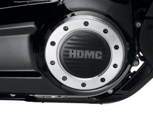 HDMC" - DERBY DECKEL - SCHWARZ MIT GEFRÄSTEN DETAILS - Softail ab 19 & FLSB ab 18 25701088
