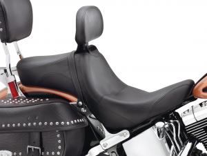 SIGNATURE SERIES SEAT WITH RIDER BACKREST - Smooth - Fits '07-later FLSTF, FLSTFB, FLSTFBS and FLSTSB 51985-08