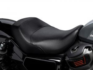 SUNDOWNER SOLO RIDER SEAT - RH975 22-later 52000571