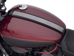 Tankzierblende - schwarzglänzend, gefräst 61400379