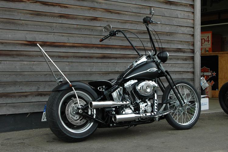 Softail - Oldschool Bobber / Custom Bikes / Bikes / Website / -  House-of-Flames Harley-Davidson