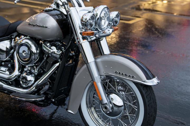 VIVID BLACK 2018 Softail Harley Davidson FLDE Softail Deluxe 2018 MODELS Bikes Website House of Flames Harley Davidson