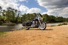 Gallery / Harley-Davidson® FLHRC Road King® Classic 2016