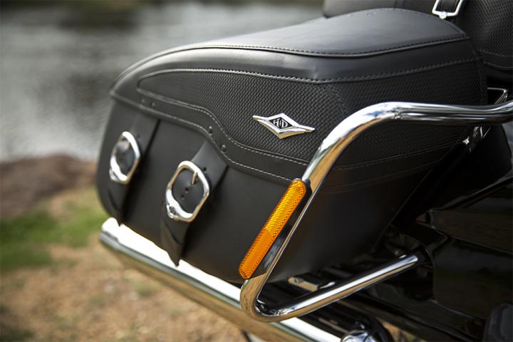 Road king deals classic saddlebags
